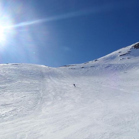 Madame Vacances Hotel Le Christina Alpe d'Huez Esterno foto