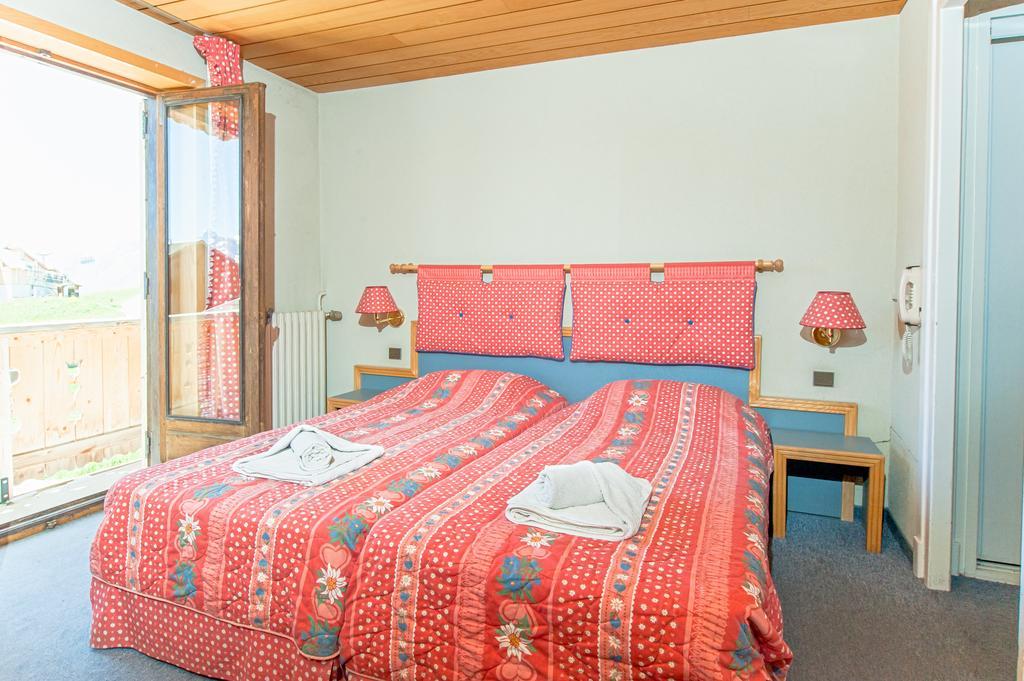 Madame Vacances Hotel Le Christina Alpe d'Huez Esterno foto