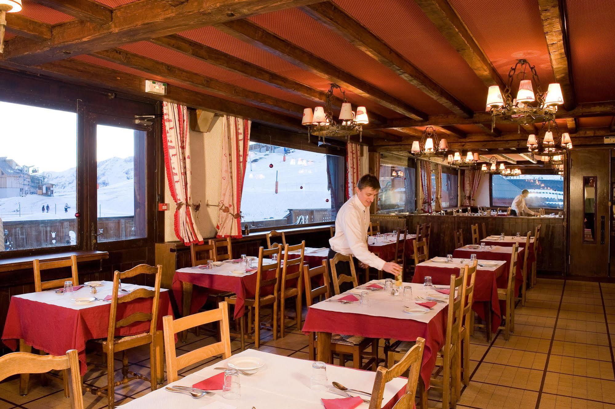 Madame Vacances Hotel Le Christina Alpe d'Huez Esterno foto